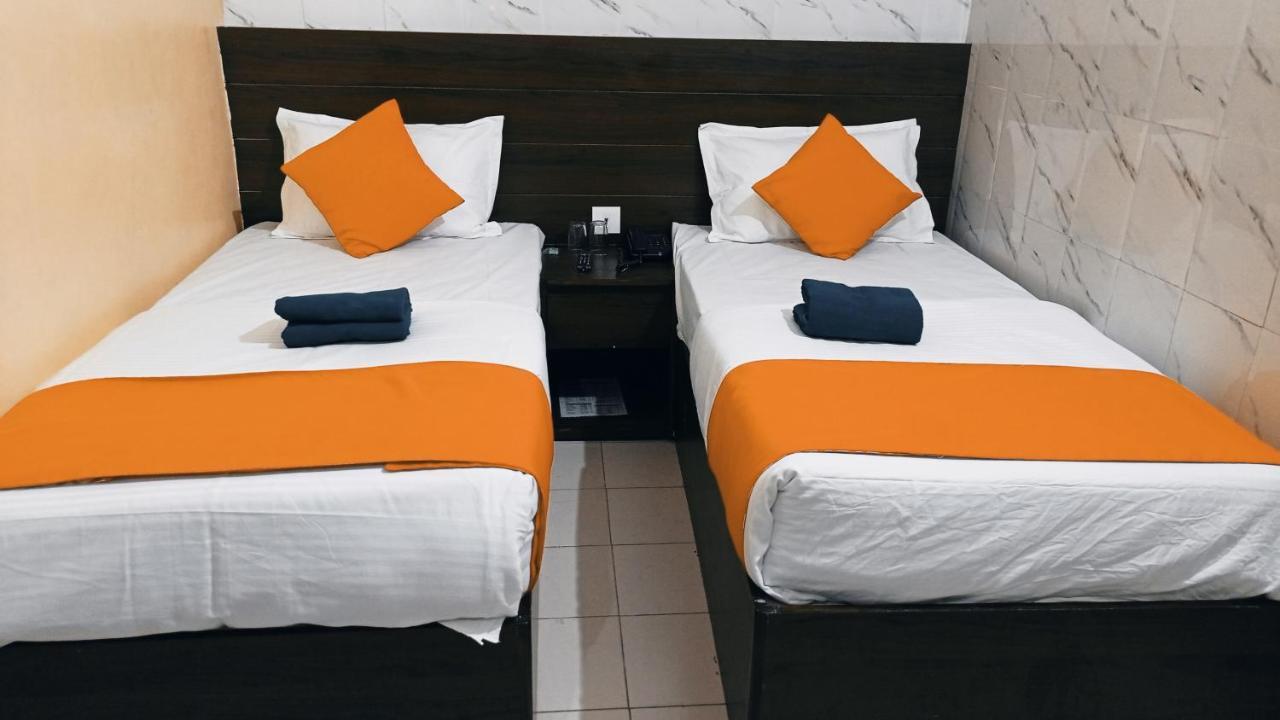 Hotel Om Palace - Couple Friendly & Local Id Accepted Jaipur Extérieur photo