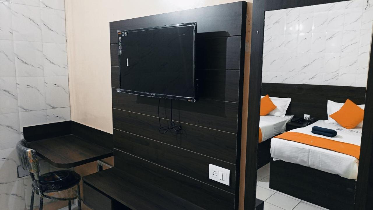 Hotel Om Palace - Couple Friendly & Local Id Accepted Jaipur Extérieur photo