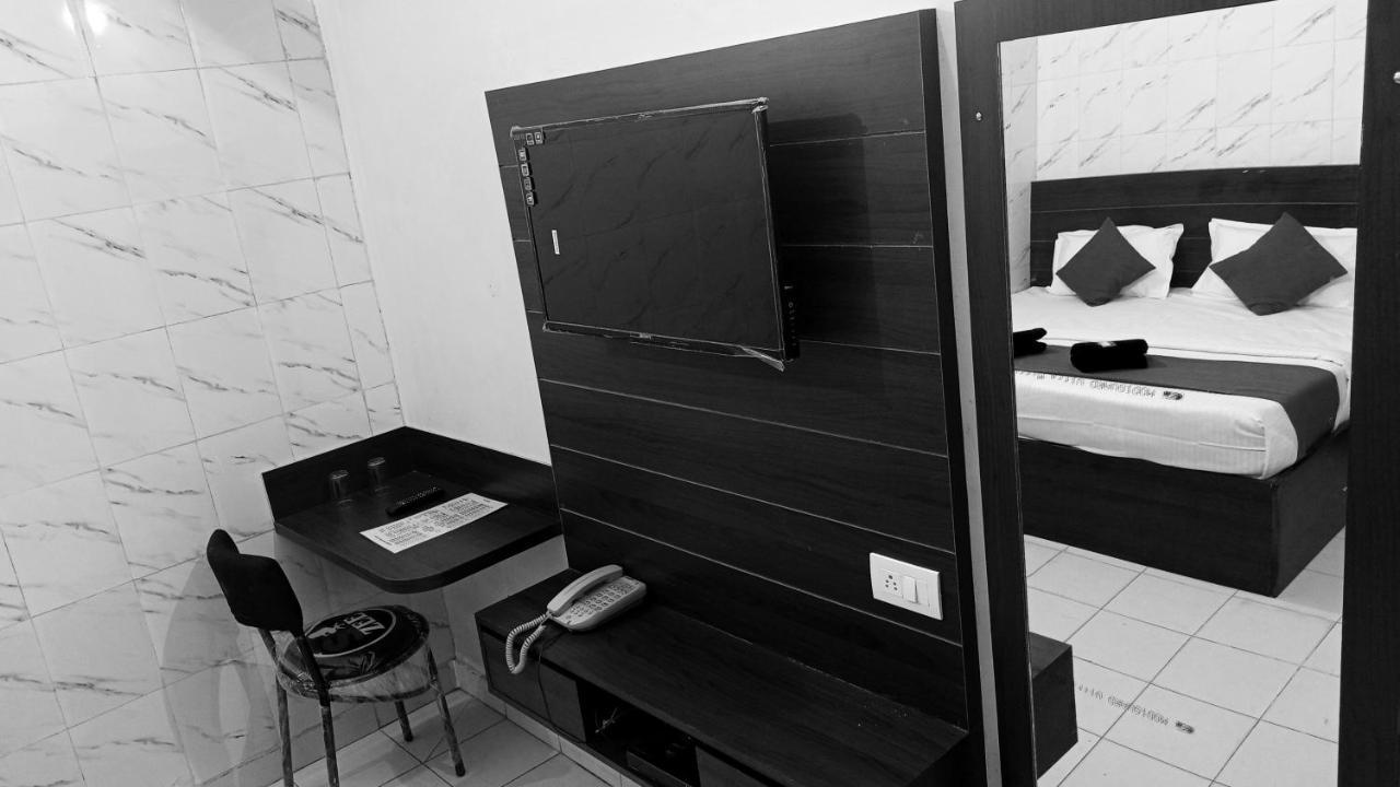 Hotel Om Palace - Couple Friendly & Local Id Accepted Jaipur Extérieur photo
