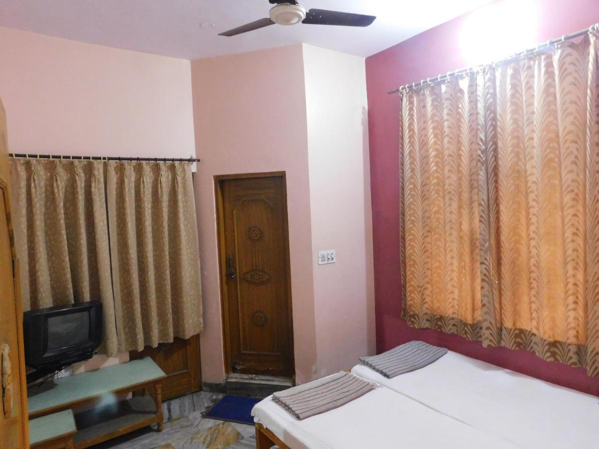 Hotel Om Palace - Couple Friendly & Local Id Accepted Jaipur Extérieur photo